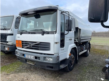 Tank truck VOLVO FL 220