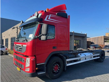 Cab chassis truck VOLVO FM 330