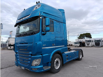 Tractor unit DAF XF 530