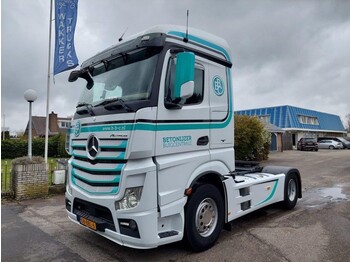 Tractor unit MERCEDES-BENZ Actros 1842