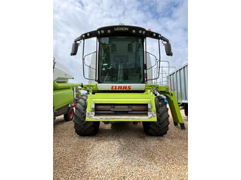 Combine harvester Claas Lexion 650: picture 2