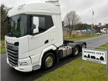 Tractor unit DAF XF 530