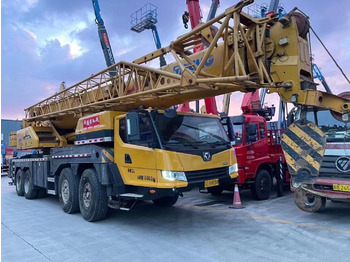 Mobile crane XCMG