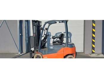 Electric forklift TOYOTA