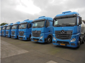 Tractor unit MERCEDES-BENZ Actros 1842