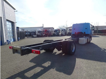 Cab chassis truck Scania P250 / AUTOMATIC / ONLY 155351 DKM / GOOD STATE / WB 5900 CM / FULL AIR / NAVI / EURO-6 / 2014: picture 4