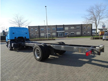 Cab chassis truck Scania P250 / AUTOMATIC / ONLY 155351 DKM / GOOD STATE / WB 5900 CM / FULL AIR / NAVI / EURO-6 / 2014: picture 3
