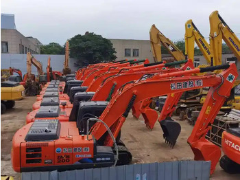 Crawler excavator Japan Made Used Excavator Hitachi Ex200-1,Ex200 With Good Condition And Best Price Excavator Machine in Shanghai: picture 3