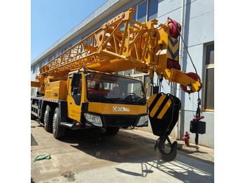 Mobile crane XCMG