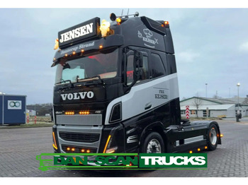 Tractor unit VOLVO FH16 650