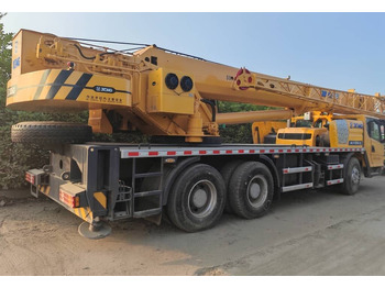 Mobile crane XCMG