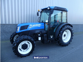 Farm tractor NEW HOLLAND T4.95
