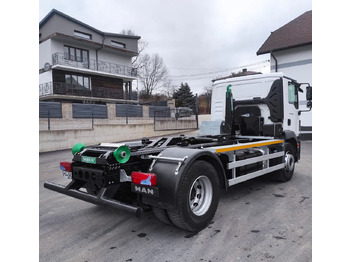 Hook lift truck MAN TGM 18.290: picture 3