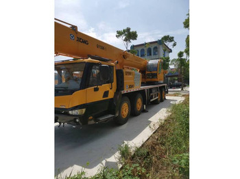 Mobile crane XCMG