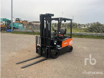 Electric forklift DOOSAN