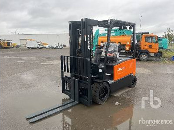 Electric forklift DOOSAN