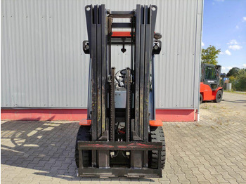 Electric forklift Toyota 8FBMT40: picture 3