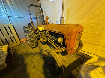 Farm tractor MASSEY FERGUSON 1000 series