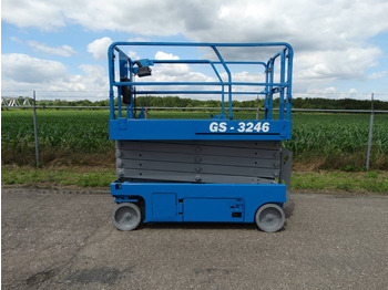 Scissor lift GENIE