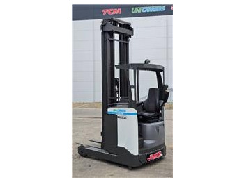 Reach truck UNICARRIERS