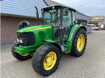 Farm tractor JOHN DEERE 6220