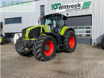 Farm tractor CLAAS Axion 920