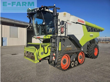 Combine harvester CLAAS Lexion 8900