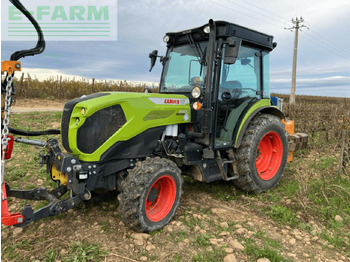 Farm tractor CLAAS Nexos