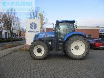 Farm tractor NEW HOLLAND T7.220