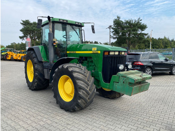 Farm tractor JOHN DEERE 8400