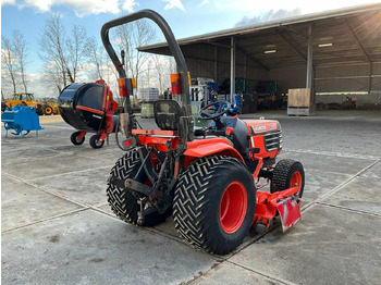 Compact tractor Kubota B2100: picture 3