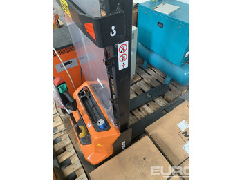 Material handling equipment DOOSAN