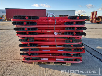 Construction equipment Pallet of Road Safety Barriers (3 of): picture 4