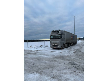 Tractor unit DAF XF 530: picture 2