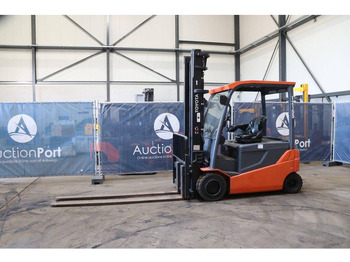 Electric forklift TOYOTA