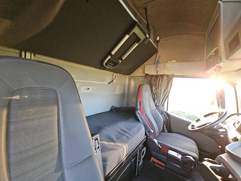 Tractor unit Volvo FH 500 XL HUBSATTEL X-LOW: picture 12