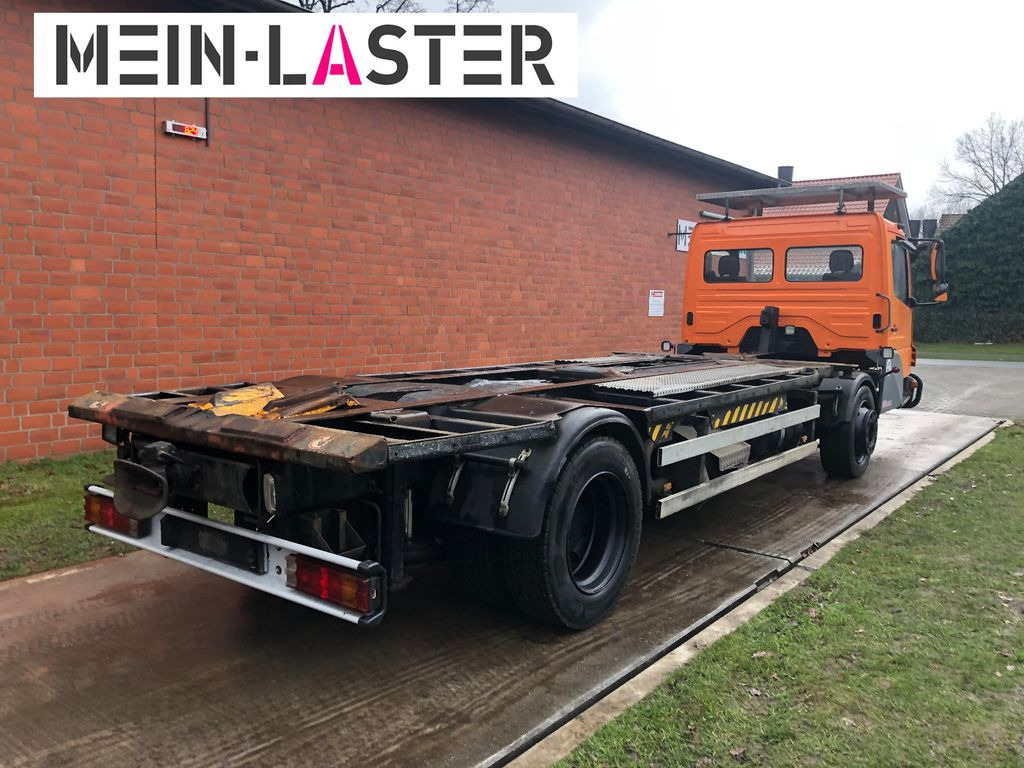 Container transporter/ Swap body truck Mercedes-Benz Kamag Wiesel Umsetzter Sattelplatte: picture 12