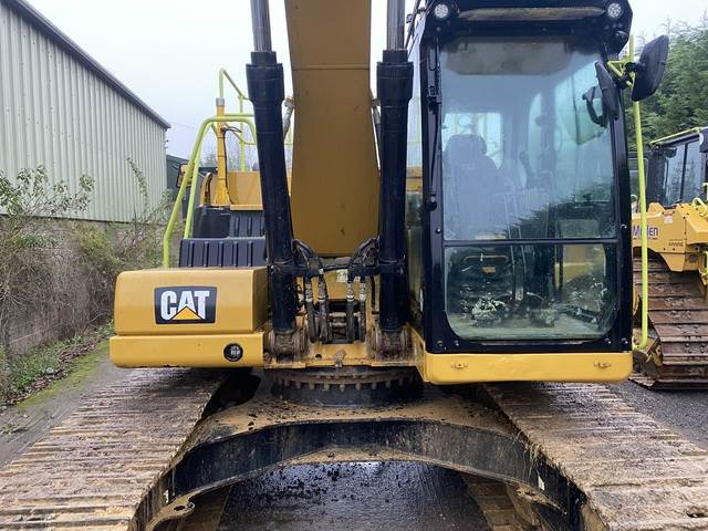 Crawler excavator CAT 320: picture 17