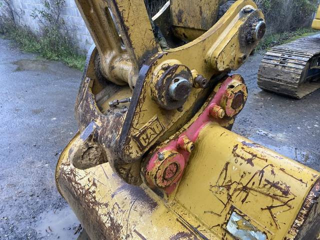 Crawler excavator CAT 320: picture 13