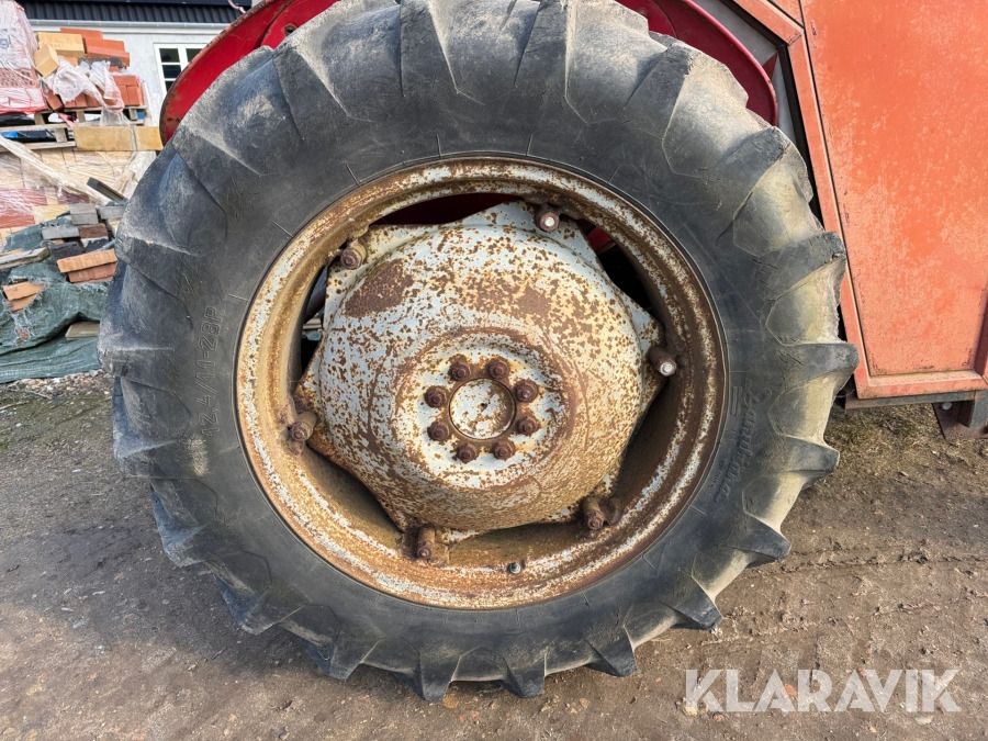 Farm tractor Traktor Massey Ferguson 35: picture 6