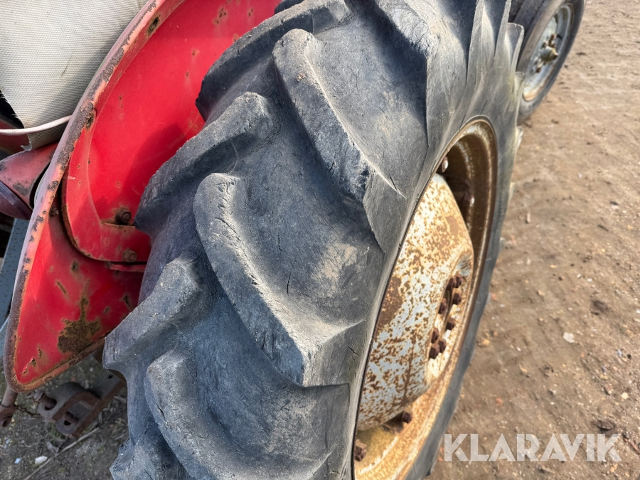 Farm tractor Traktor Massey Ferguson 35: picture 7