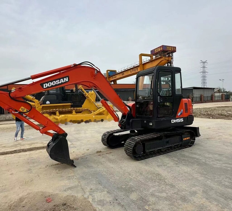 Mini excavator Doosan DH55: picture 5