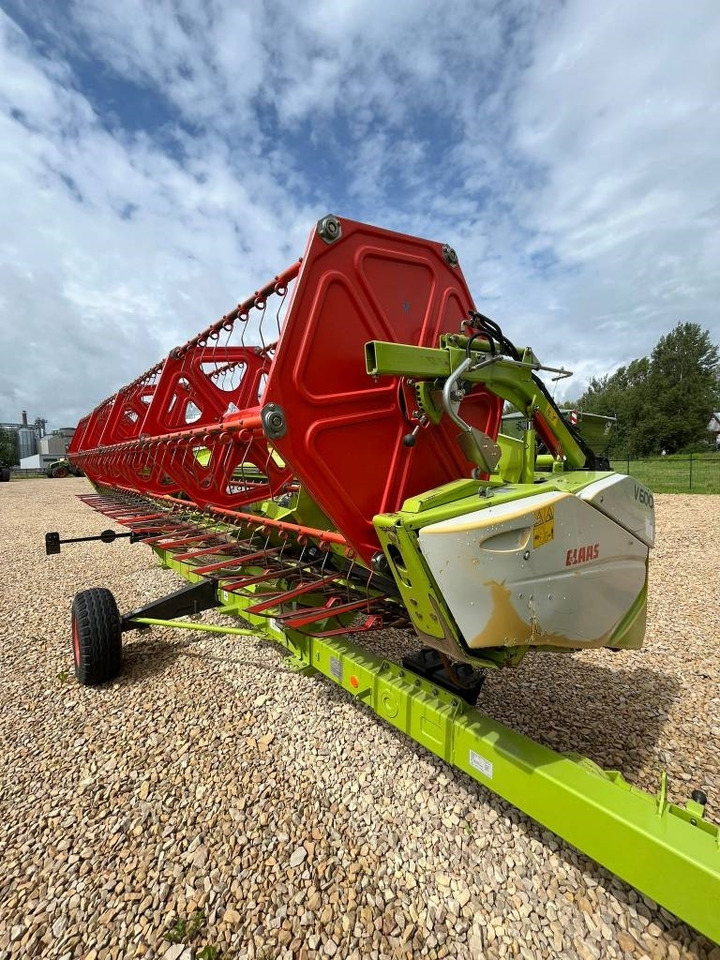 Combine harvester Claas Lexion 650: picture 11