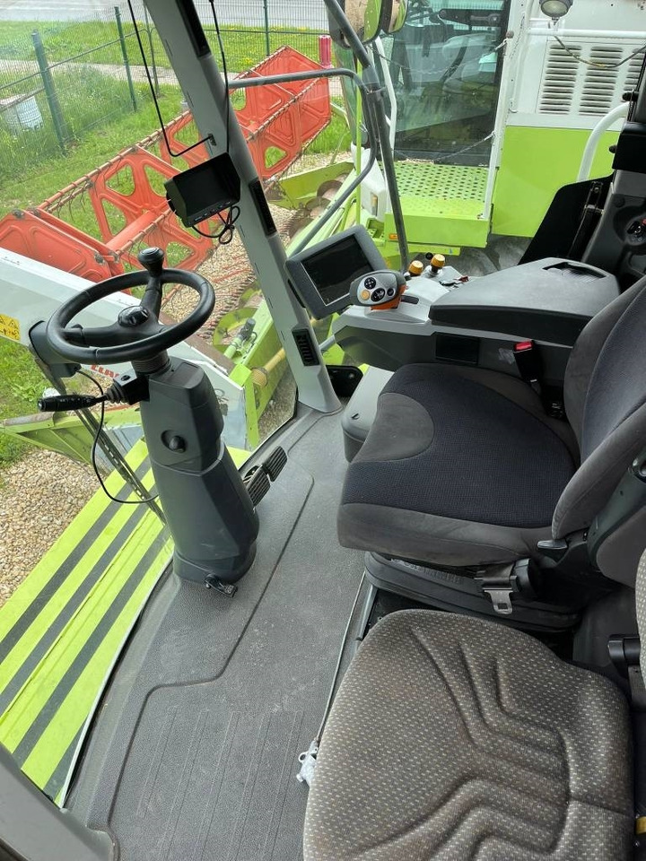 Combine harvester Claas Lexion 650: picture 6