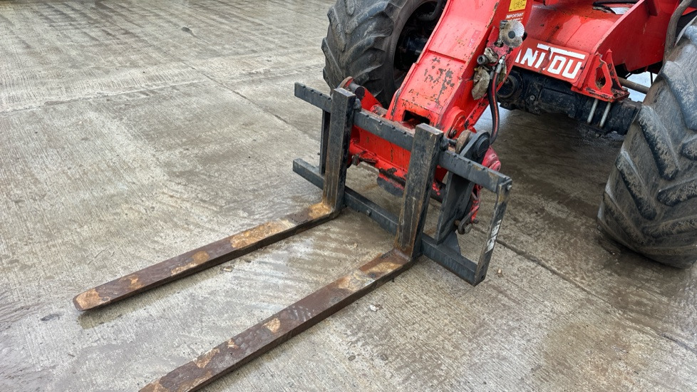 Telescopic handler MANITOU MLT 741-120 LSU TURBO: picture 13