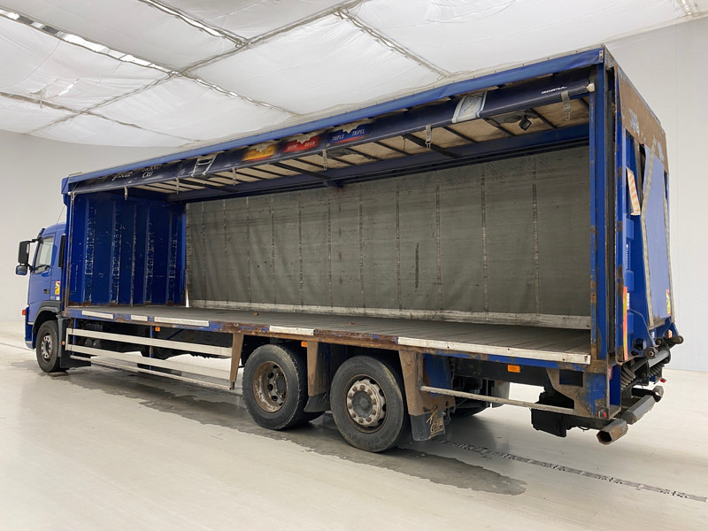 Curtainsider truck Volvo FM 300 - 6x2: picture 9