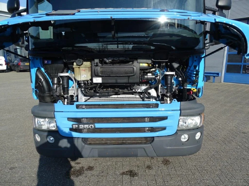 Cab chassis truck Scania P250 / AUTOMATIC / ONLY 155351 DKM / GOOD STATE / WB 5900 CM / FULL AIR / NAVI / EURO-6 / 2014: picture 6