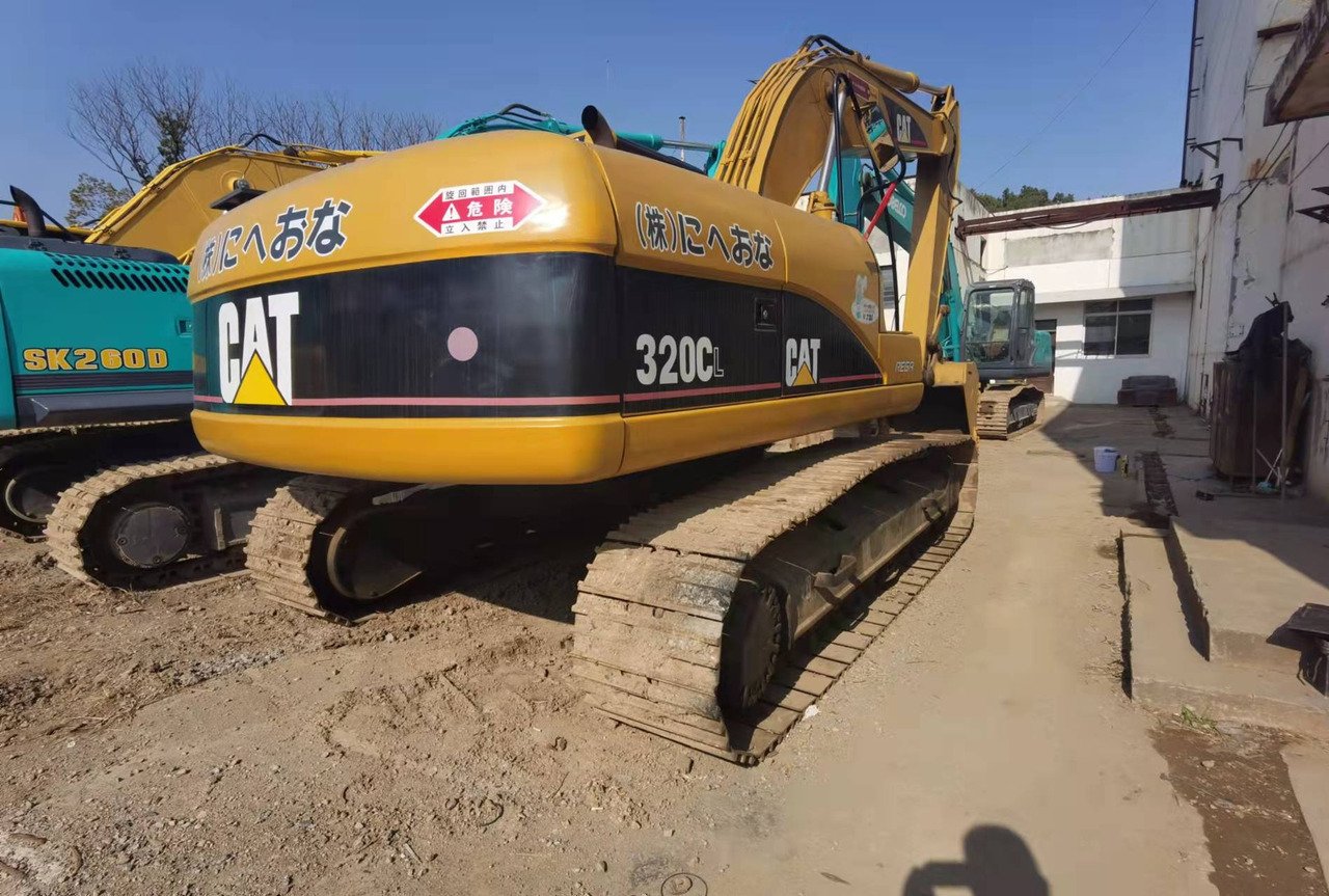 Crawler excavator CATERPILLAR 320C: picture 8