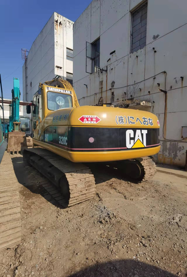 Crawler excavator CATERPILLAR 320C: picture 9