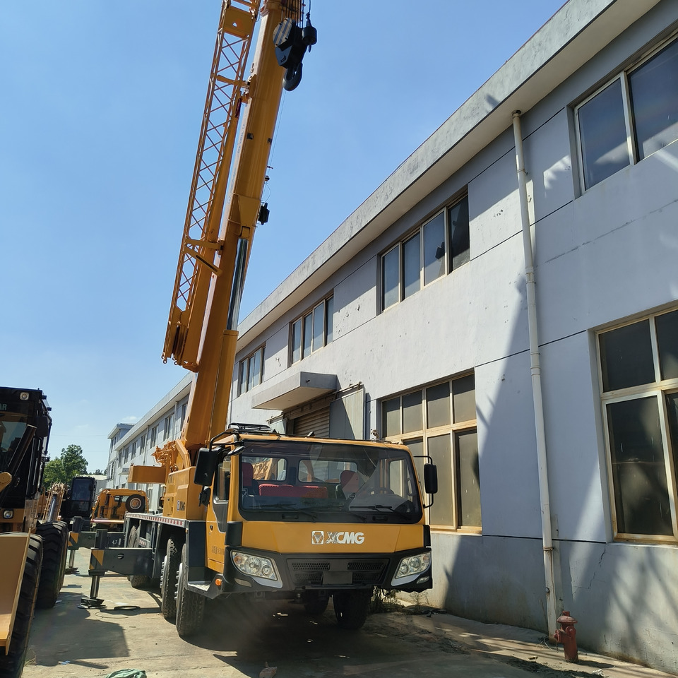 Mobile crane xcmg QY70K: picture 6